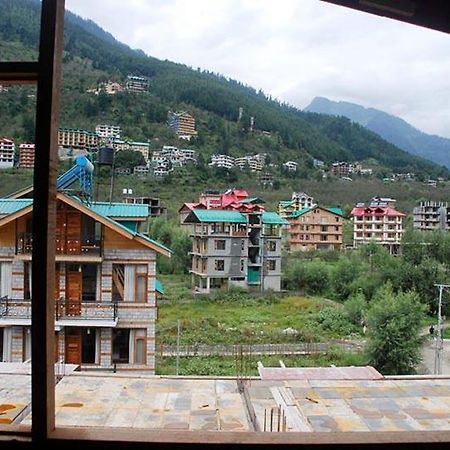 Hotel Uday Himalaya Manāli Buitenkant foto