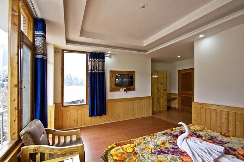Hotel Uday Himalaya Manāli Buitenkant foto