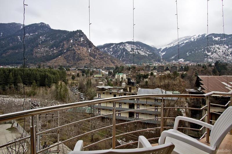Hotel Uday Himalaya Manāli Buitenkant foto