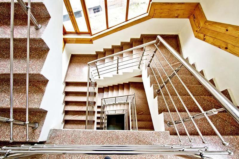 Hotel Uday Himalaya Manāli Buitenkant foto