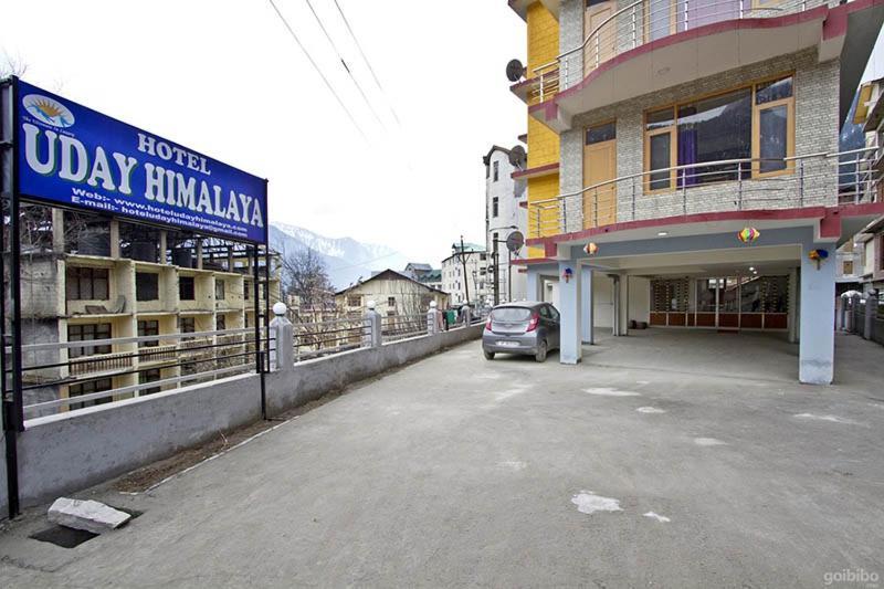Hotel Uday Himalaya Manāli Buitenkant foto