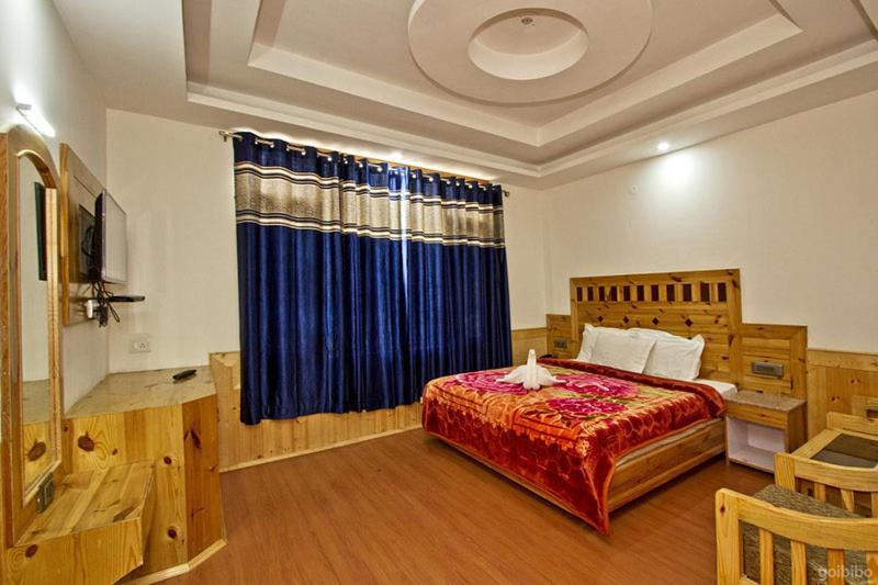 Hotel Uday Himalaya Manāli Buitenkant foto