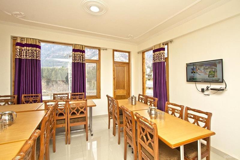 Hotel Uday Himalaya Manāli Buitenkant foto
